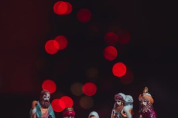 nativity set figurine
